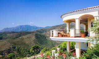 Exclusiva villa en venta, con vistas al mar en un resort enMarbella - Benahavis 22353 