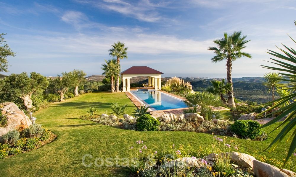 Exclusiva villa en venta, con vistas al mar en un resort enMarbella - Benahavis 22358