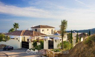 Exclusiva villa en venta, con vistas al mar en un resort enMarbella - Benahavis 22361 