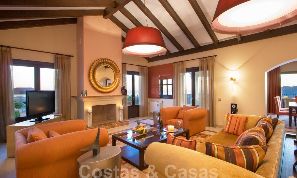 Exclusiva villa en venta, con vistas al mar en un resort enMarbella - Benahavis 22369