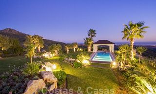Exclusiva villa en venta, con vistas al mar en un resort enMarbella - Benahavis 22376 