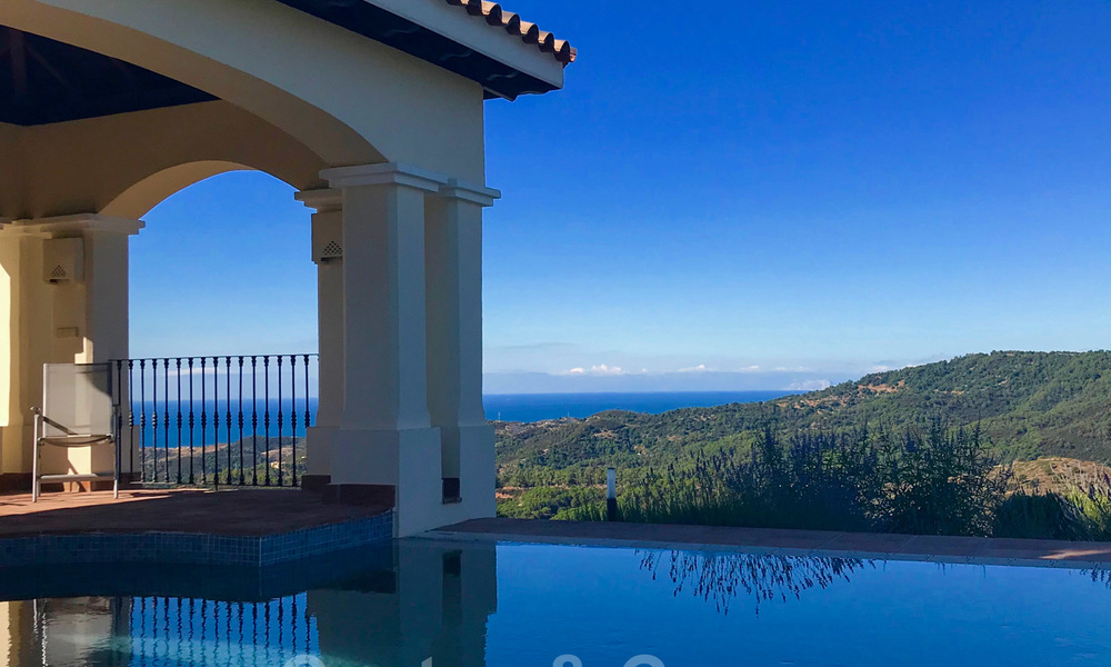 Exclusiva villa en venta, con vistas al mar en un resort enMarbella - Benahavis 22390