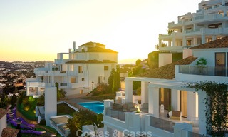 Impresionantes apartamentos de lujo en venta en un exclusivo complejo en Nueva Andalucia - Marbella con vistas al golf y mar 4320 