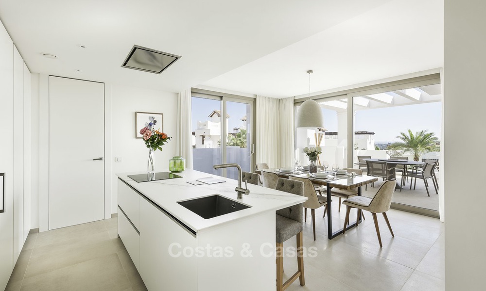Impresionantes apartamentos de lujo en venta en un exclusivo complejo en Nueva Andalucia - Marbella con vistas al golf y mar 12458