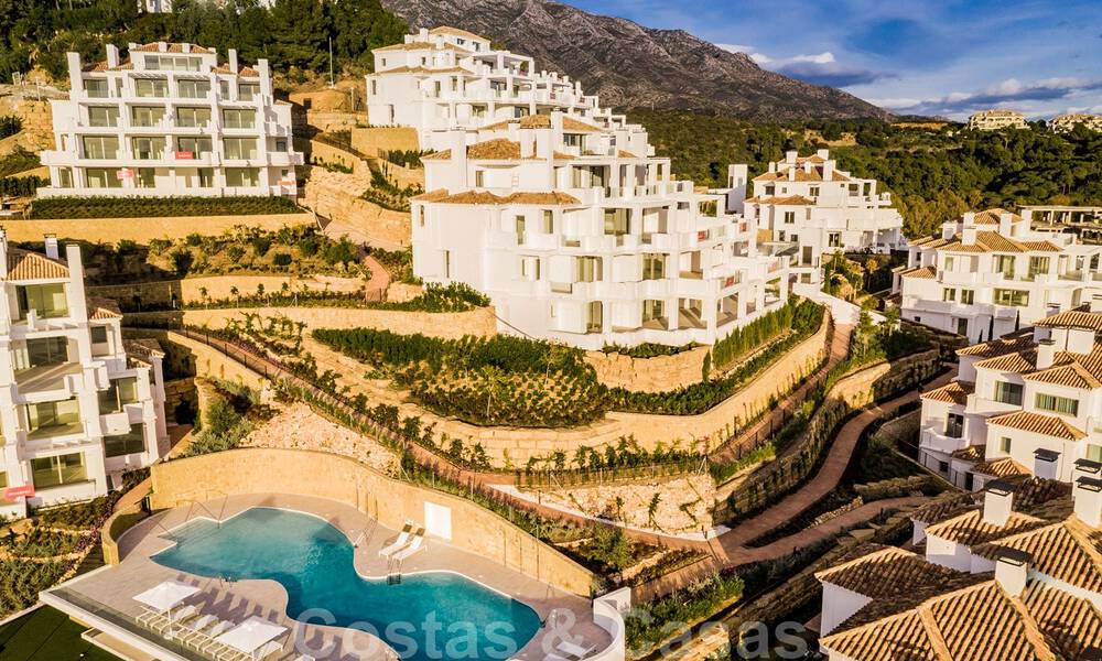 Impresionantes apartamentos de lujo en venta en un exclusivo complejo en Nueva Andalucia - Marbella con vistas al golf y mar 31952
