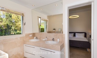 Villa moderna en venta cerca de la playa y golf en Marbella - Estepona 4292 