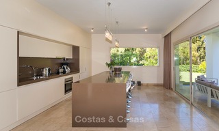 Villa moderna en venta cerca de la playa y golf en Marbella - Estepona 4300 