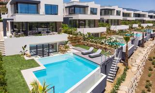 Nuevas, contemporáneas y modernas villas de lujo a la venta en una nuevo desarrollo tipo boutique en Estepona - Marbella 32949 
