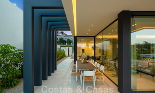 Nuevas, contemporáneas y modernas villas de lujo a la venta en una nuevo desarrollo tipo boutique en Estepona - Marbella 32954 