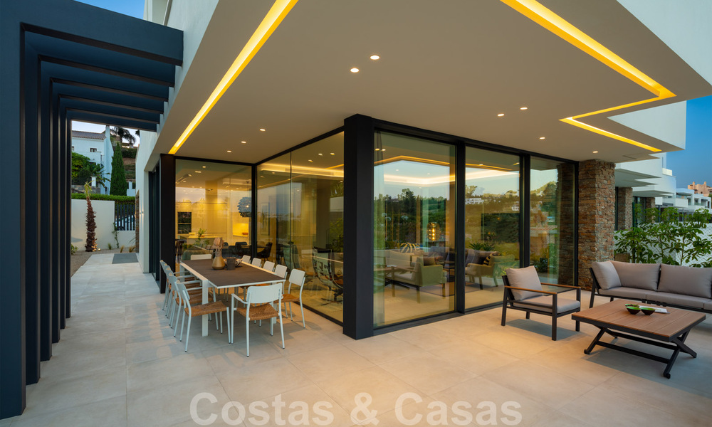 Nuevas, contemporáneas y modernas villas de lujo a la venta en una nuevo desarrollo tipo boutique en Estepona - Marbella 32955