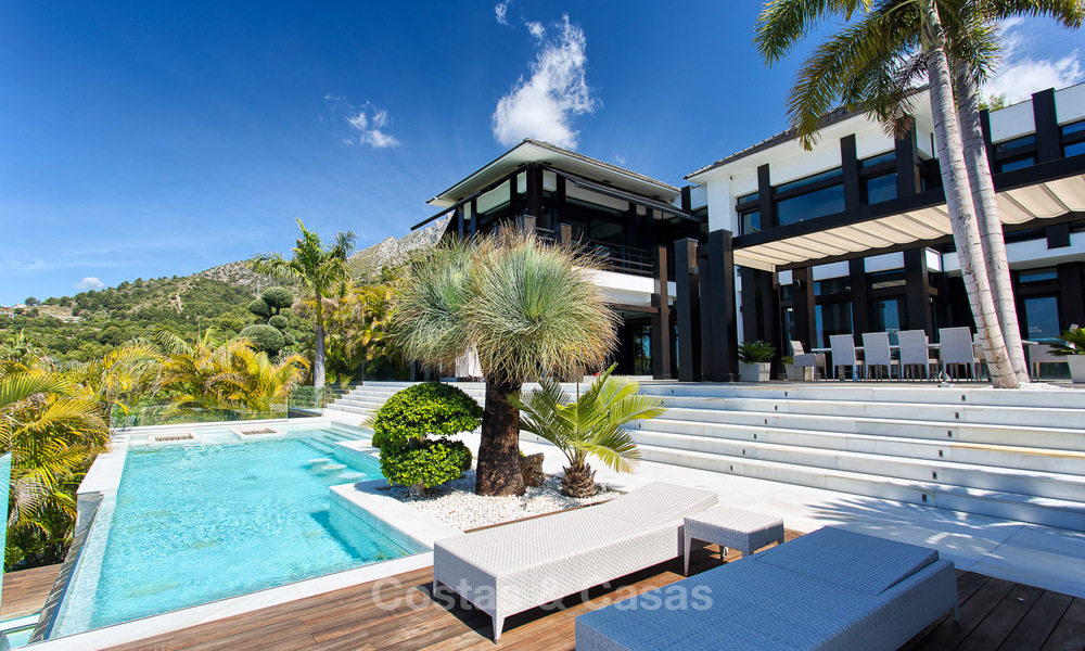 Exclusiva y majestuosa villa de diseño moderno con impresionantes vistas al mar en venta, Milla de Oro, Marbella 4529