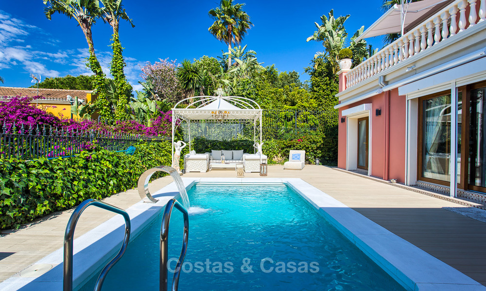 Villa de lujo de estilo clásico con vistas al mar en venta en la Milla de Oro, Marbella 4587
