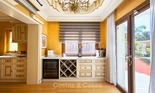 Villa de lujo de estilo clásico con vistas al mar en venta en la Milla de Oro, Marbella 4591 