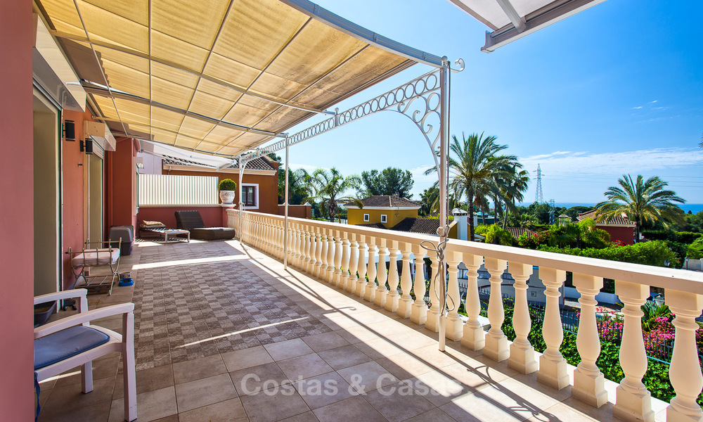 Villa de lujo de estilo clásico con vistas al mar en venta en la Milla de Oro, Marbella 4609