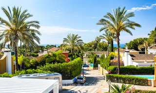 Villa de lujo de estilo clásico con vistas al mar en venta en la Milla de Oro, Marbella 4610 