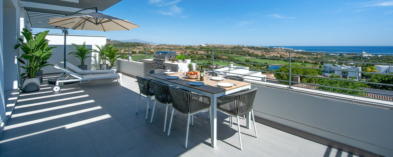 Apartamento nuevo y moderno, listo para entrar a vivir, en venta en un complejo de golf cerca de Estepona centro