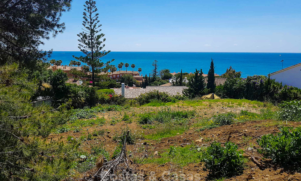 Villa moderna en venta con vistas al mar, a 5 minutos a pie de la playa - Estepona 4706