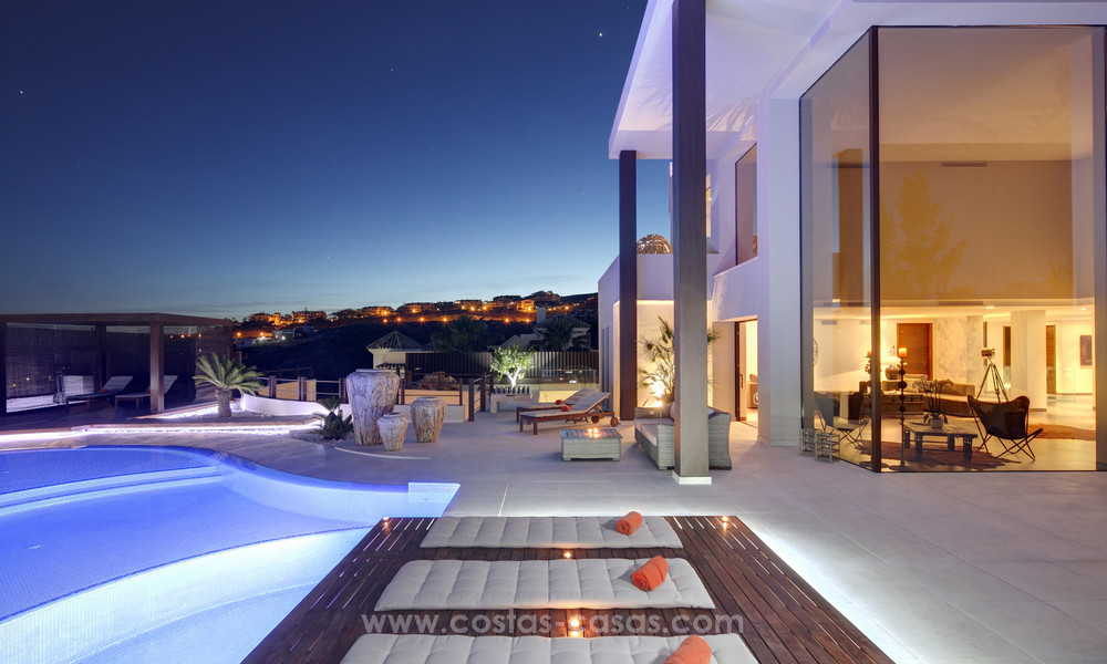 Impresionante villa de lujo moderna con vistas panorámicas al mar en venta, primera línea de golf, Benahavis - Marbella 4764