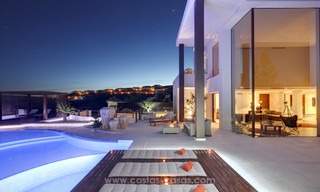 Impresionante villa de lujo moderna con vistas panorámicas al mar en venta, primera línea de golf, Benahavis - Marbella 4764 