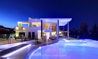 Impresionante villa de lujo moderna con vistas panorámicas al mar en venta, primera línea de golf, Benahavis - Marbella 4765 