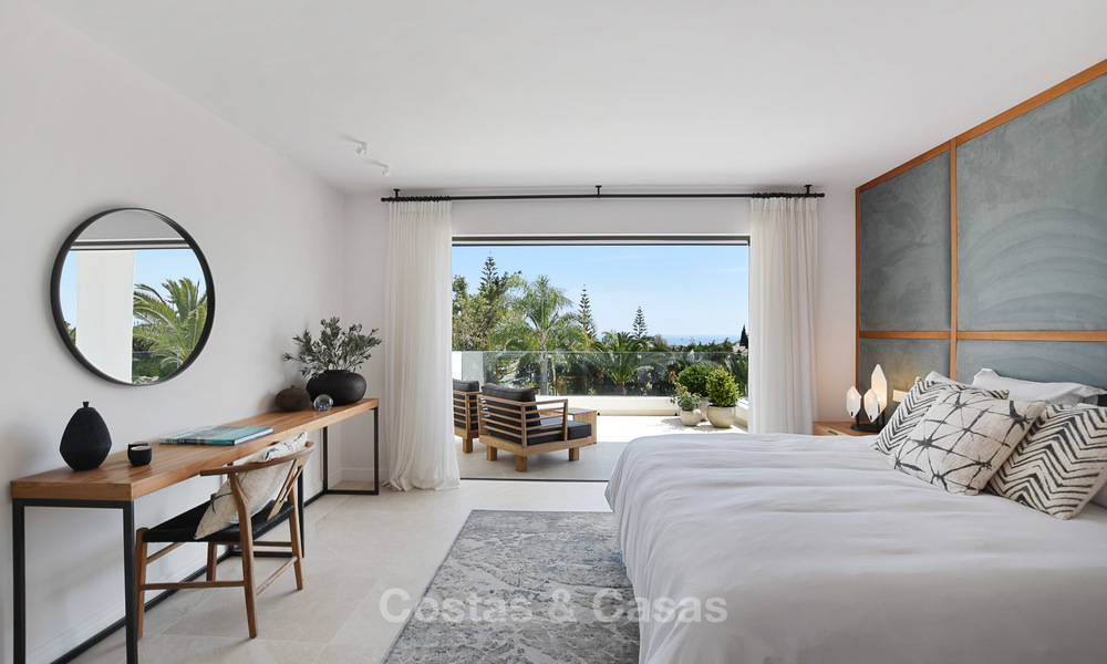 Villa de lujo de estilo andaluz recientemente renovada con vistas al mar en venta, Elviria, Este de Marbella 4785