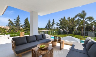 Villa de lujo de estilo andaluz recientemente renovada con vistas al mar en venta, Elviria, Este de Marbella 4790 
