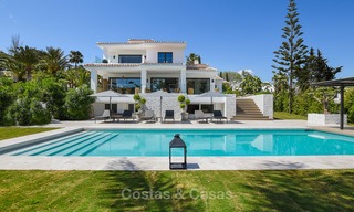 Villa de lujo de estilo andaluz recientemente renovada con vistas al mar en venta, Elviria, Este de Marbella 4792 