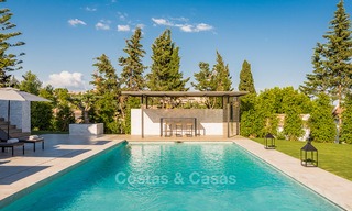 Villa de lujo de estilo andaluz recientemente renovada con vistas al mar en venta, Elviria, Este de Marbella 4797 