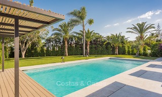 Villa de lujo de estilo andaluz recientemente renovada con vistas al mar en venta, Elviria, Este de Marbella 4799 