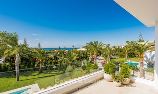 Villa de lujo de estilo andaluz recientemente renovada con vistas al mar en venta, Elviria, Este de Marbella 4830 