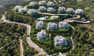 Apartamentos de lujo en venta en una urbanización de nueva construcción con espectaculares vistas al mar en Benahavis, Marbella. 804262 