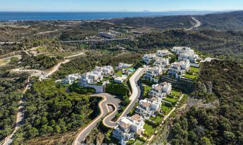 Apartamentos de lujo en venta en una urbanización de nueva construcción con espectaculares vistas al mar en Benahavis, Marbella. 804266
