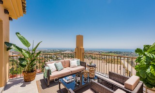 Nuevos apartamentos de lujo de estilo andaluz con impresionantes vistas al mar en venta, en Benahavis - Marbella 5081 