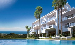 Modernos apartamentos de lujo en venta con vistas completas y sin obstaculos al mar, a corta distancia del centro de Marbella. 4872 