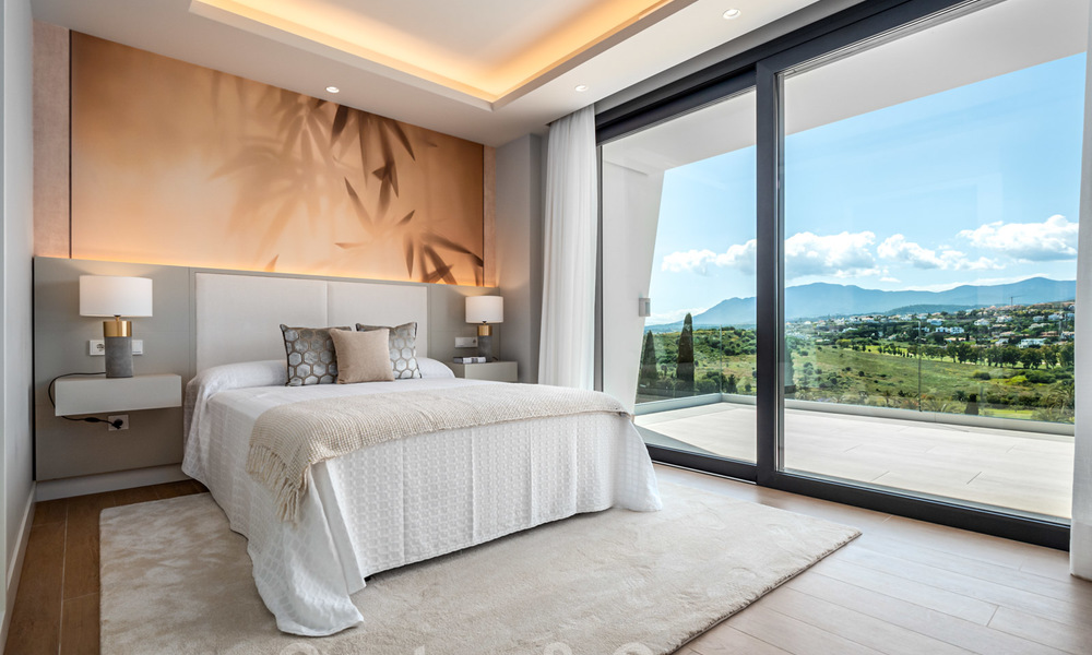 Exclusivas y modernas villas de lujo con vistas panorámicas al mar en venta, Marbella - Estepona 25333