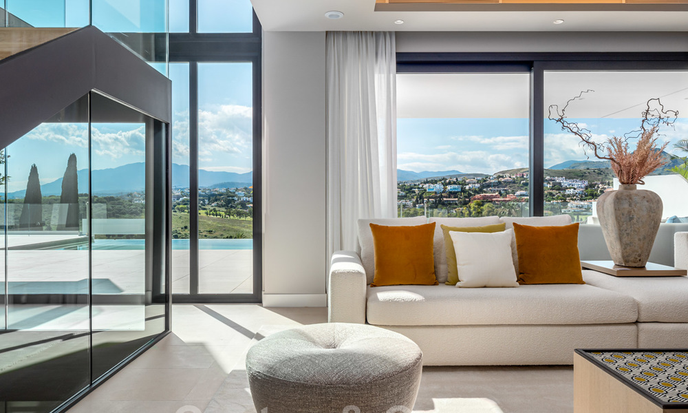 Exclusivas y modernas villas de lujo con vistas panorámicas al mar en venta, Marbella - Estepona 25339