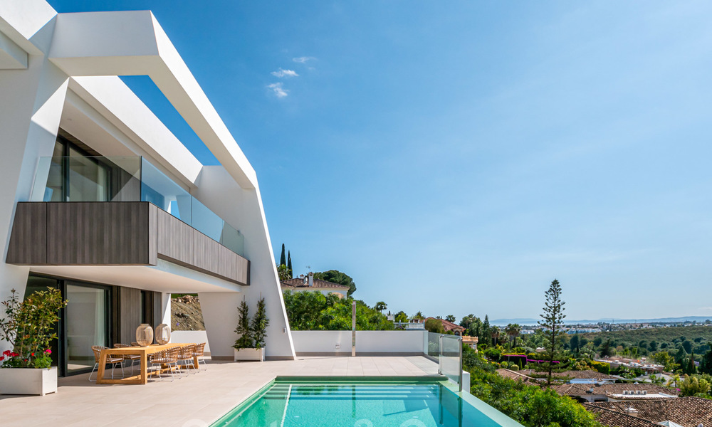 Exclusivas y modernas villas de lujo con vistas panorámicas al mar en venta, Marbella - Estepona 25343