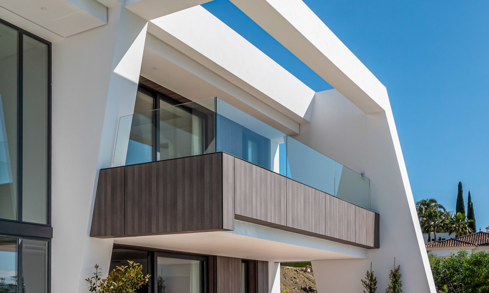 Exclusivas y modernas villas de lujo con vistas panorámicas al mar en venta, Marbella - Estepona 25347