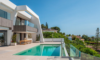 Exclusivas y modernas villas de lujo con vistas panorámicas al mar en venta, Marbella - Estepona 25349 