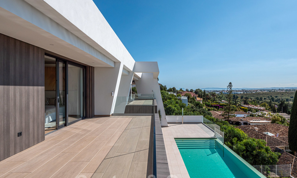 Exclusivas y modernas villas de lujo con vistas panorámicas al mar en venta, Marbella - Estepona 25351