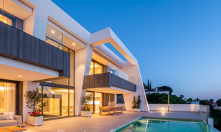 Exclusivas y modernas villas de lujo con vistas panorámicas al mar en venta, Marbella - Estepona 25374 
