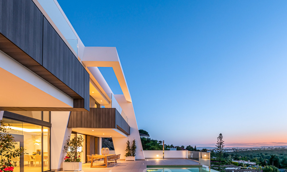 Exclusivas y modernas villas de lujo con vistas panorámicas al mar en venta, Marbella - Estepona 25375