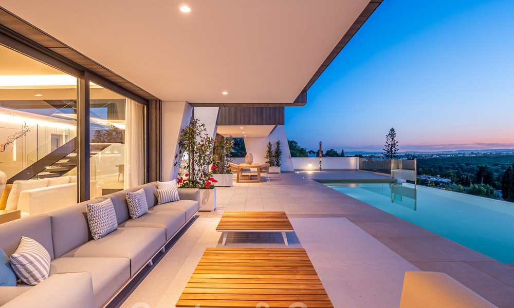 Exclusivas y modernas villas de lujo con vistas panorámicas al mar en venta, Marbella - Estepona 25376