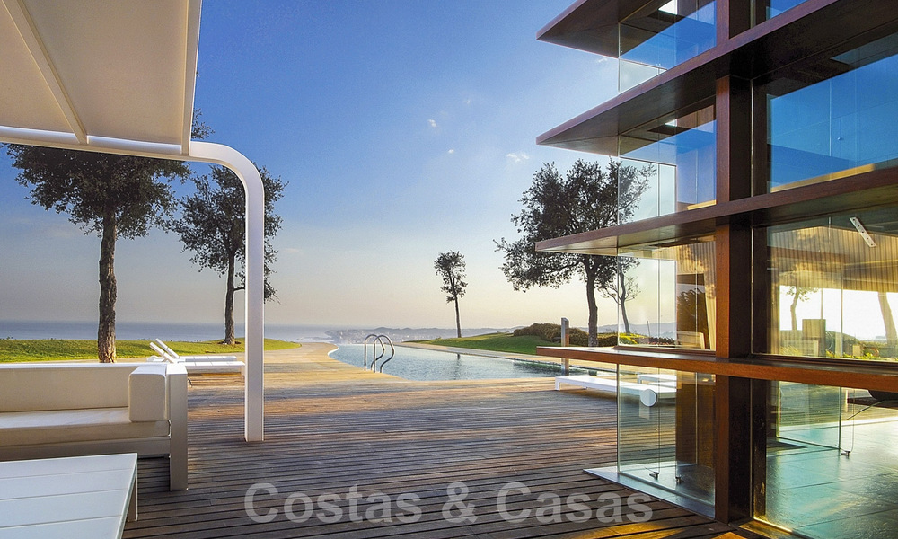 Extraordinaria villa de diseño moderno contemporáneo a la venta, espectaculares vistas al mar, Benalmádena, Costa del Sol 38509