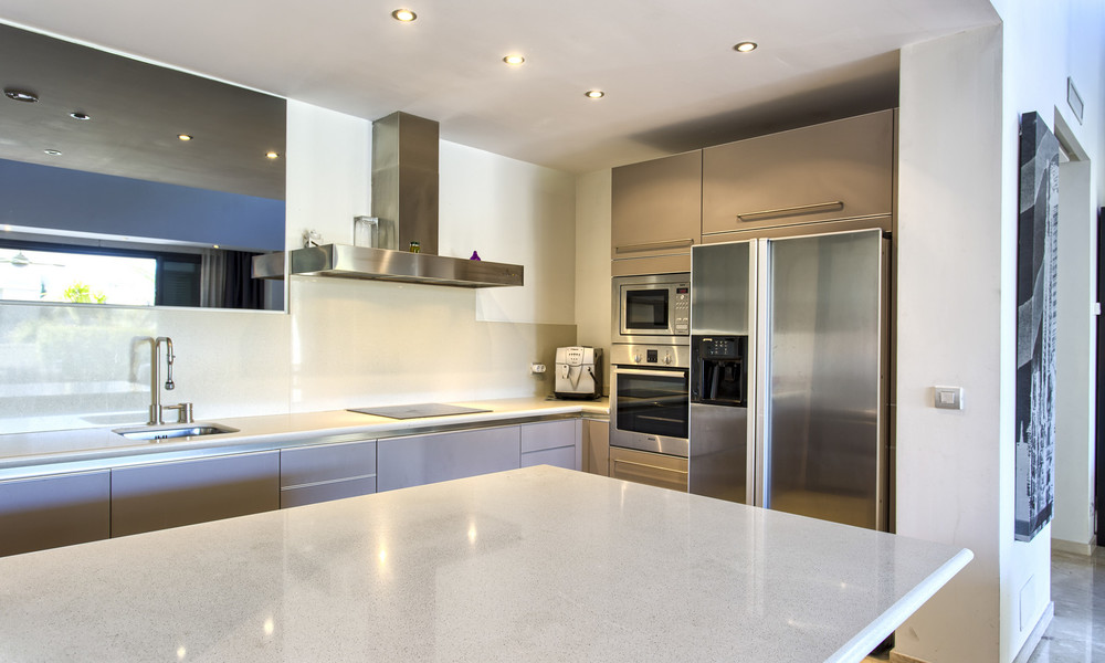 Amplio y moderno apartamento de lujo en venta, Milla de Oro, Marbella 5221