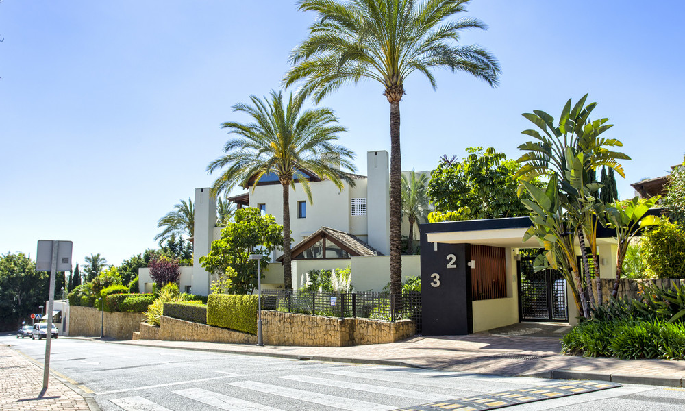 Amplio y moderno apartamento de lujo en venta, Milla de Oro, Marbella 5228