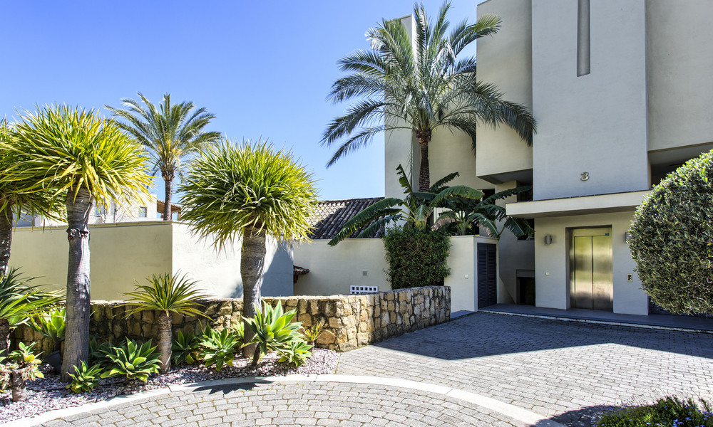 Amplio y moderno apartamento de lujo en venta, Milla de Oro, Marbella 5234