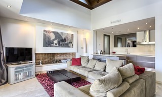 Amplio y moderno apartamento de lujo en venta, Milla de Oro, Marbella 5238 