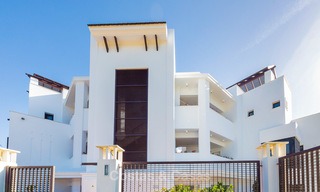 Venta de apartamentos en primera línea de playa recién reformados, listos para entrar a vivir, Casares, Costa del Sol 5305 