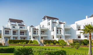 Venta de apartamentos en primera línea de playa recién reformados, listos para entrar a vivir, Casares, Costa del Sol 5343 